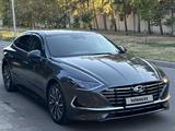 Hyundai Sonata 2022 годаүшін11 700 000 тг. в Алматы