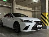 Lexus ES 350 2019 года за 25 000 000 тг. в Шымкент