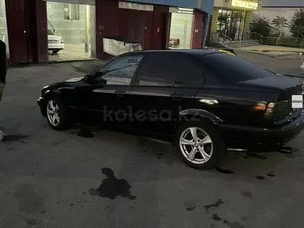 BMW 320 1994 года за 2 000 000 тг. в Шымкент