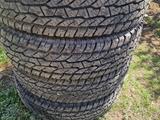 Летнюю резину А/Т 235/85 R16. Комплект дисков в подарок. за 170 000 тг. в Уральск – фото 2