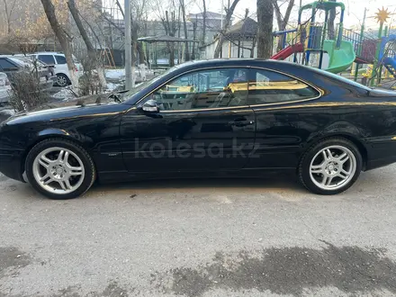 Mercedes-Benz CLK 320 2001 года за 4 500 000 тг. в Шымкент – фото 3
