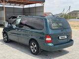 Kia Carnival 2001 года за 3 300 000 тг. в Жанаозен – фото 5