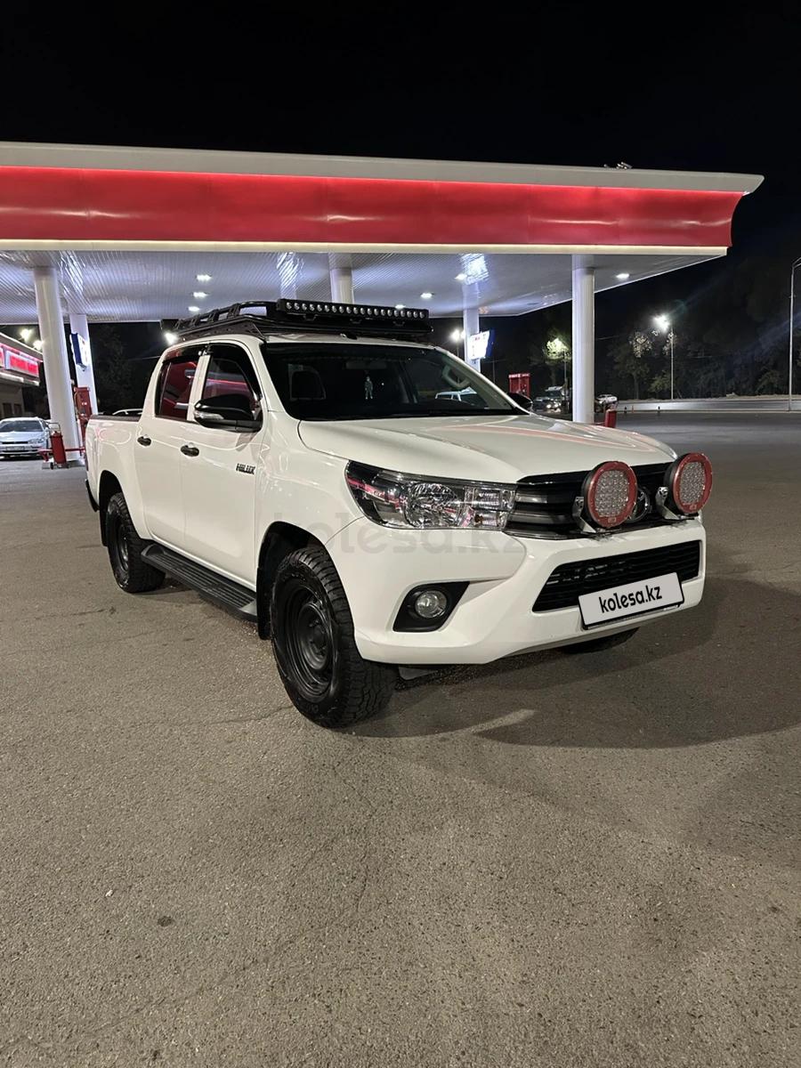 Toyota Hilux 2017 г.