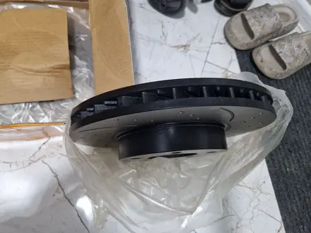 Тормозные диски передние с префораций за 40 000 тг. в Шымкент – фото 2