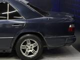 Mercedes-Benz E 260 1991 года за 1 150 000 тг. в Актобе – фото 2