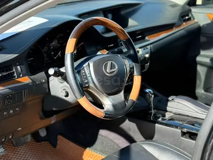 Lexus ES 300h 2014 года за 9 500 000 тг. в Актау – фото 14