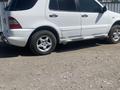 Mercedes-Benz ML 320 1997 года за 2 600 000 тг. в Аягоз – фото 2