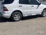 Mercedes-Benz ML 320 1997 годаүшін2 600 000 тг. в Аягоз – фото 2