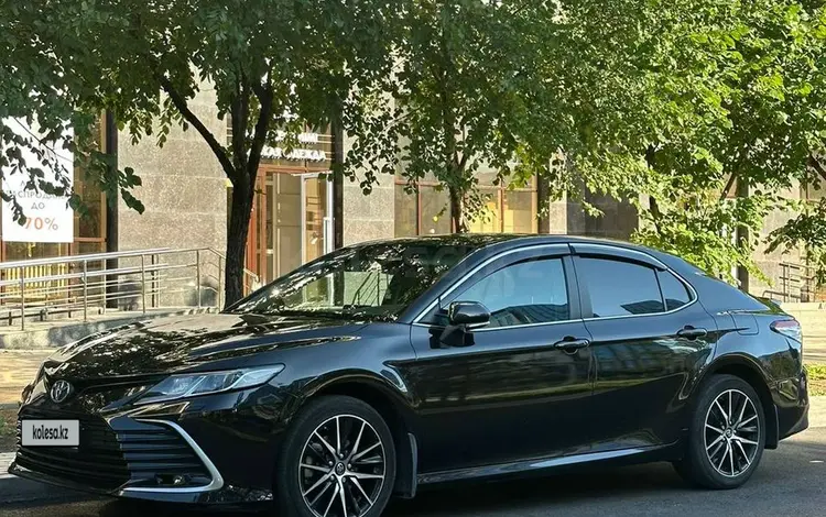 Toyota Camry 2021 года за 15 500 000 тг. в Усть-Каменогорск