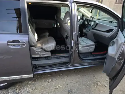 Toyota Sienna 2016 года за 15 000 000 тг. в Алматы – фото 4