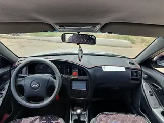 Hyundai Elantra, 2004