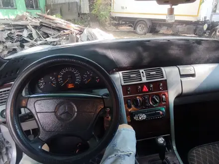 Mercedes-Benz E 280 1996 года за 2 000 000 тг. в Алматы – фото 6