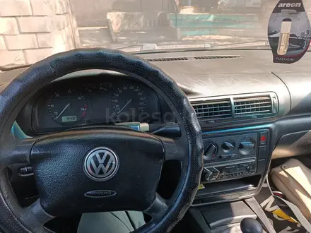 Volkswagen Passat 1997 года за 1 300 000 тг. в Караганда – фото 7