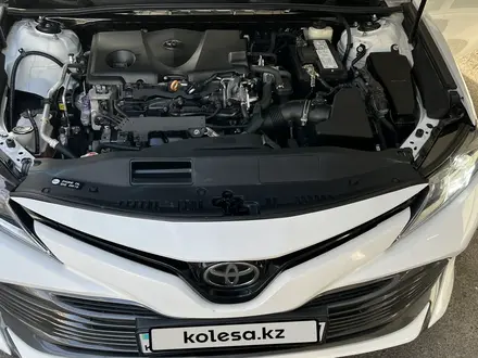 Toyota Camry 2018 года за 13 400 000 тг. в Шымкент – фото 29