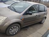 Ford Fiesta 2004 года за 2 400 000 тг. в Петропавловск – фото 2
