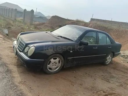 Mercedes-Benz E 240 1998 года за 1 250 000 тг. в Сарыагаш – фото 4