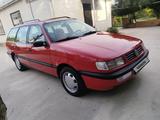 Volkswagen Passat 1994 годаүшін2 100 000 тг. в Тараз