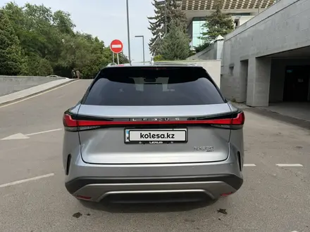 Lexus RX 350 2023 года за 30 500 000 тг. в Алматы – фото 12