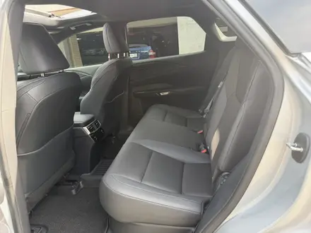Lexus RX 350 2023 года за 30 500 000 тг. в Алматы – фото 38