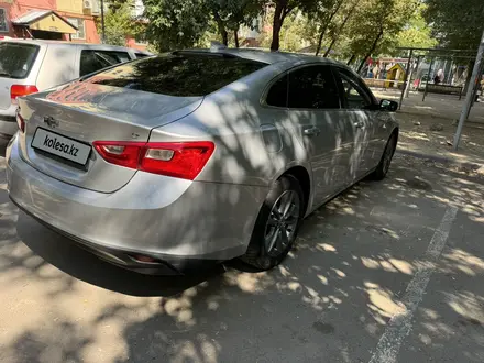 Chevrolet Malibu 2016 года за 6 900 000 тг. в Тараз – фото 11