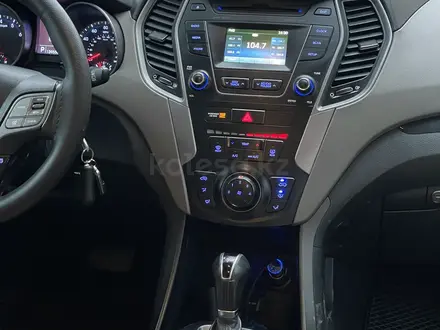 Hyundai Santa Fe 2014 года за 9 200 000 тг. в Актобе – фото 13