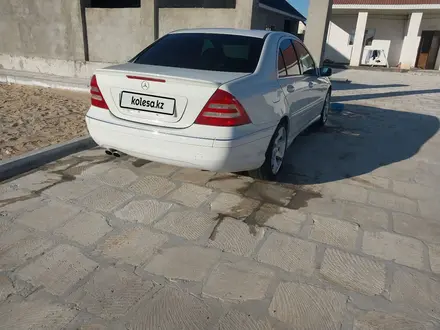 Mercedes-Benz C 230 2006 года за 3 500 000 тг. в Жанаозен – фото 4