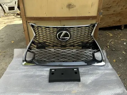Решетка радиатора Lexus Gs за 90 000 тг. в Алматы