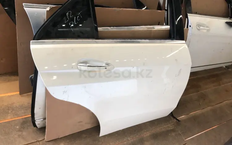 Задние двери на Мерседес W 212 рестайлинг за 1 000 тг. в Алматы