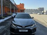 Toyota Camry 2022 года за 15 500 000 тг. в Алматы – фото 3