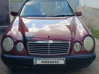 Mercedes-Benz E 230