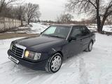 Mercedes-Benz E 300 1993 годаfor1 100 000 тг. в Талдыкорган – фото 2