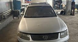 Volkswagen Passat 1998 года за 1 200 000 тг. в Алматы – фото 2