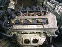 Двигатель и кпп на Тойоту Короллу 1ZZ Toyota Corolla за 10 000 тг. в Уральск