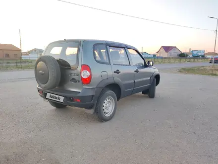 Chevrolet Niva 2014 года за 3 150 000 тг. в Атырау – фото 5