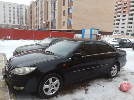 Toyota Camry 2005 года за 4 700 000 тг. в Актобе – фото 2