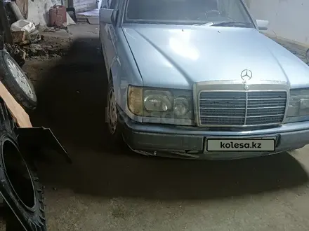 Mercedes-Benz E 260 1991 года за 1 700 000 тг. в Павлодар