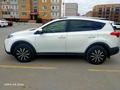 Toyota RAV4 2013 года за 10 500 000 тг. в Актобе – фото 2