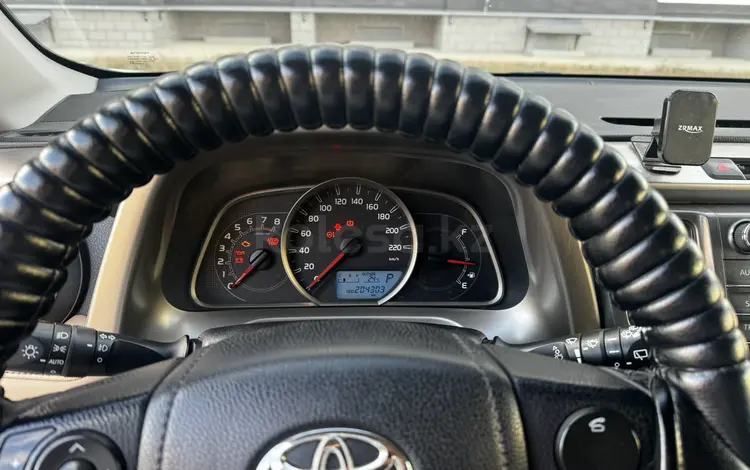 Toyota RAV4 2013 года за 10 300 000 тг. в Актобе