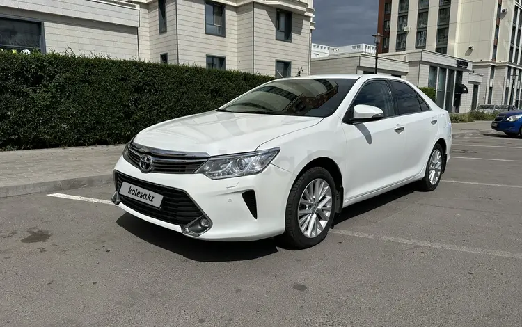 Toyota Camry 2015 года за 10 900 000 тг. в Астана