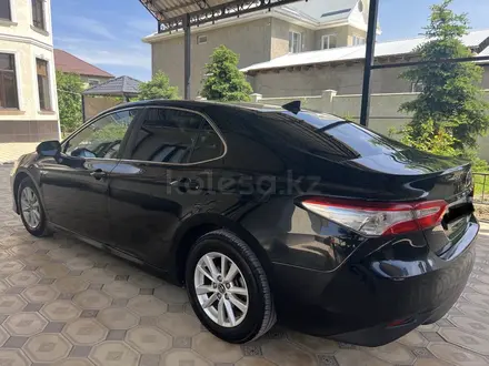 Toyota Camry 2018 года за 10 500 000 тг. в Тараз – фото 4