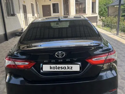 Toyota Camry 2018 года за 10 500 000 тг. в Тараз – фото 3
