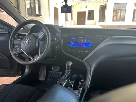 Toyota Camry 2018 года за 10 500 000 тг. в Тараз – фото 6