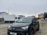 Toyota RAV4 2018 годаfor14 500 000 тг. в Атырау – фото 2