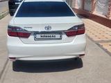 Toyota Camry 2017 года за 12 300 000 тг. в Шымкент – фото 2