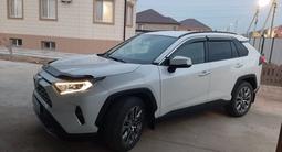 Toyota RAV4 2021 года за 22 000 000 тг. в Атырау – фото 4