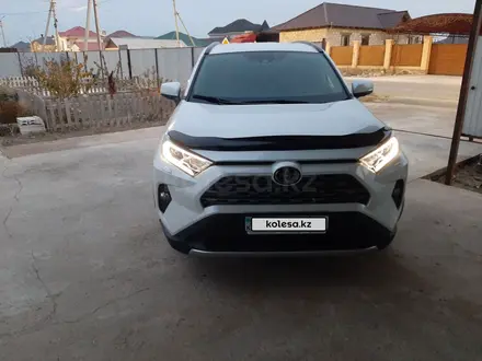 Toyota RAV4 2021 года за 22 000 000 тг. в Атырау – фото 6