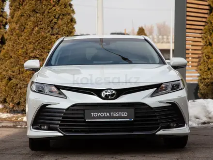 Toyota Camry 2023 года за 17 990 000 тг. в Алматы – фото 6