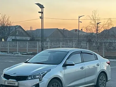Kia Rio 2021 года за 7 800 000 тг. в Алматы – фото 2