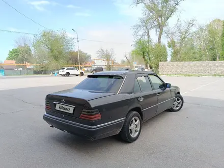 Mercedes-Benz E 220 1994 года за 1 200 000 тг. в Алматы – фото 3