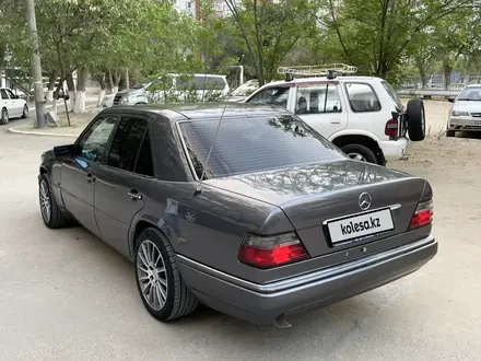 Mercedes-Benz E 220 1994 года за 3 500 000 тг. в Байконыр – фото 15